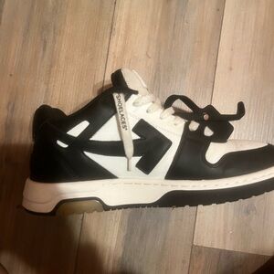 Off-White out office
